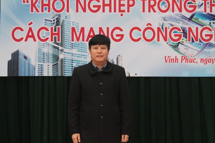 Thầy giáo Nguyễn Khánh Toàn (ảnh Trinh Phúc).