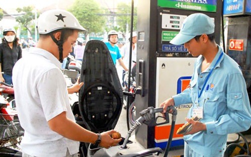 Thủ tướng yêu cầu báo cáo về sự chênh lệch giá giữa các mặt hàng xăng dầu và nguyên nhân (ảnh minh họa - nguồn chinhphu.vn).