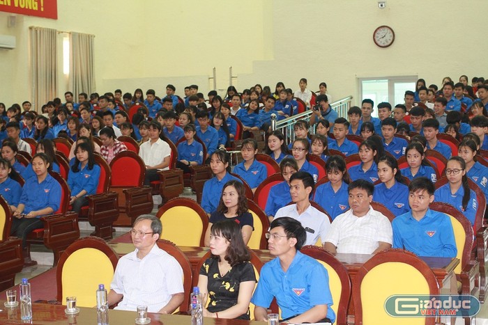 Hội thảo Khởi nghiệp trong thời đại cách mạng công nghiệp 4.0 thu hút nhiều thanh niên nông thôn Vĩnh Tường tham dự (ảnh Trinh Phúc).