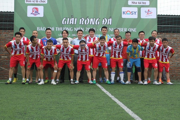 Đội bóng Nghệ Tĩnh Press Club đã giành chức vô địch giải (ảnh Như Hải).