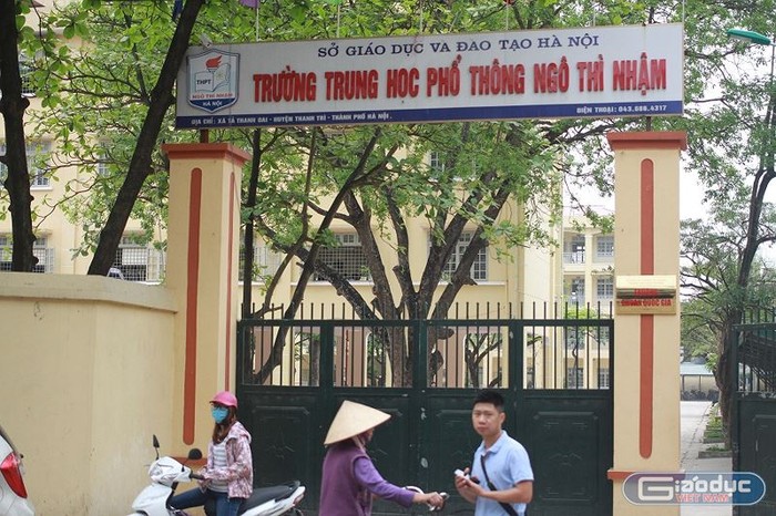 Đề nghị cách chức với bà Hiệu trưởng Nguyễn Thị Quỳnh Hoa, Trường Ngô Thì Nhậm (ảnh Trinh Phúc).