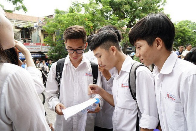 Sở Giáo dục Hà Nội yêu cầu các nhà trường phải thông báo kịp thời và đầy đủ thông tin về kỳ thi trung học phổ thông quốc gia cho tất cả học sinh đang học lớp 12, thí sinh tự do (ảnh nguồn vtv).