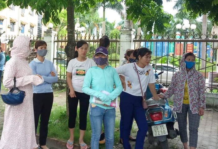 Hà Nội hiện nay có nhiều trường hợp giáo viên hợp đồng 20 năm vẫn chưa được vào biên chế (ảnh nguồn giaoduc.net.vn).
