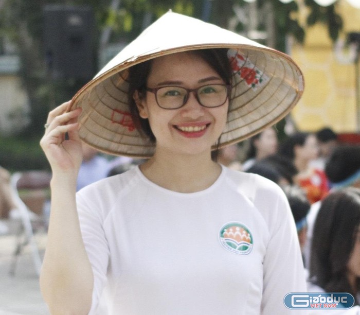 Cô giáo Lê Thị Phương, giáo viên môn Văn của Trường Trung học Phổ thông Phan Huy Chú, Hà Nội (Trinh Phúc).