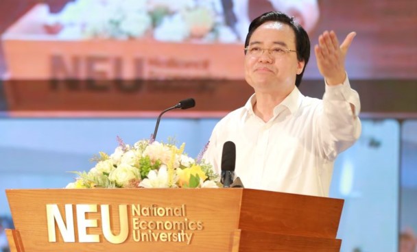 Bộ trưởng Phùng Xuân Nhạ phát biểu tại hội nghị. Ảnh Trinh Phúc