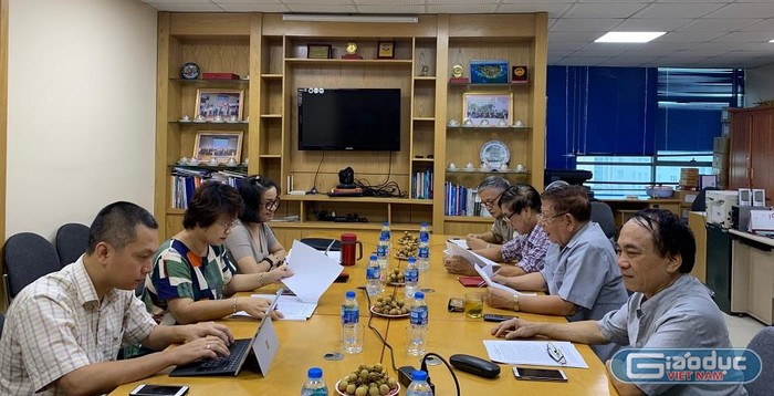 Vấn đề đào tạo giáo viên là vấn đề được nhiều đại biểu đề cập thảo luận trong buổi làm việc giữa Vụ giáo dục đại học với Hiệp hội các trường đại học, cao đẳng Việt Nam (ảnh Trinh Phúc).