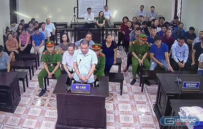 Bị cáo Nguyễn Thanh Hoài tại phiên tòa sáng nay (ảnh Trinh Phúc).