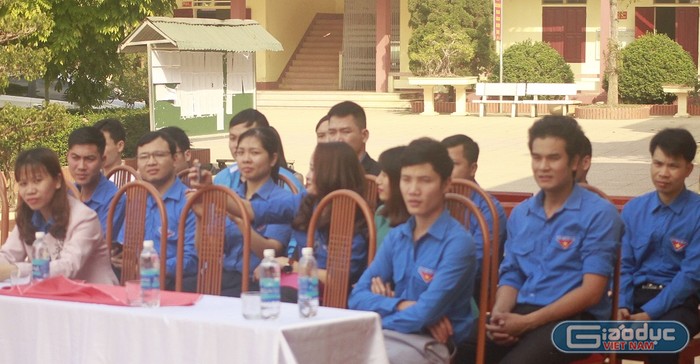 Các đoàn viên cơ sở của Huyện Cẩm Khê, Phú Thọ đến tham gia Hội thảo để được lắng nghe nhằm bồi dưỡng thêm các kiến thức liên quan đến chủ quyền, quyền chủ quyền, quyền tài phán hợp pháp của Việt Nam trên Biển Đông (ảnh Trinh Phúc).