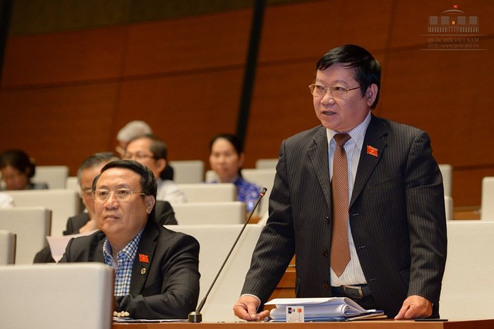 Ông Lê Như Tiến ủng hộ việc cho phép các trường tư thục thu học phí dạy học trực tuyến (ảnh nguồn quochoi.vn).