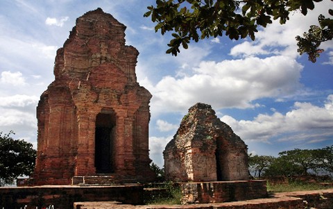 Tháp Chàm Poisanư (Phố Hài) - nét văn hóa Chăm cổ còn lưu gữ đến ngày nay