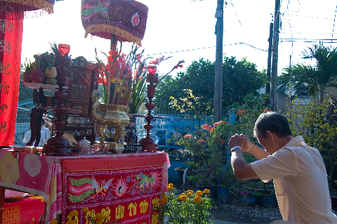 Đây là nghi lễ cúng của họ Trần ơ Long An thường được tổ chức ngay sau dịp Tết cổ truyền và được tổ chức luân phiên giữa các gia đình trong họ tộc.