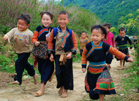 Nhanh chân tới trường, ảnh chụp ở xã Tả Xùa, Bắc Yên, Sơn La.