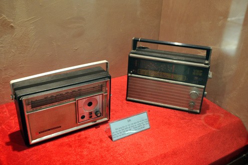 Những chiếc radio thuộc loại đắt tiền thời đó.