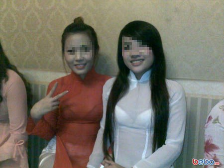 Phát hoảng với những chiếc áo dài trong suốt của nữ sinh Việt