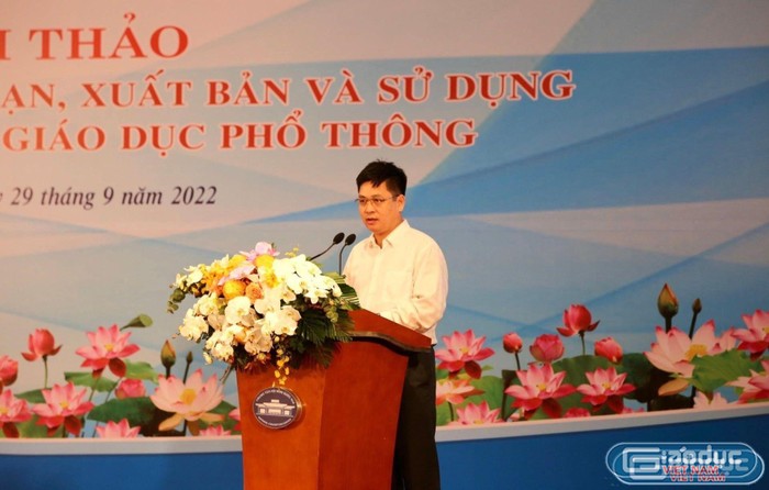 Vụ trưởng Vụ Giáo dục Trung học Nguyễn Xuân Thành phát biểu tại hội thảo. (Ảnh: Thiên Nhi)