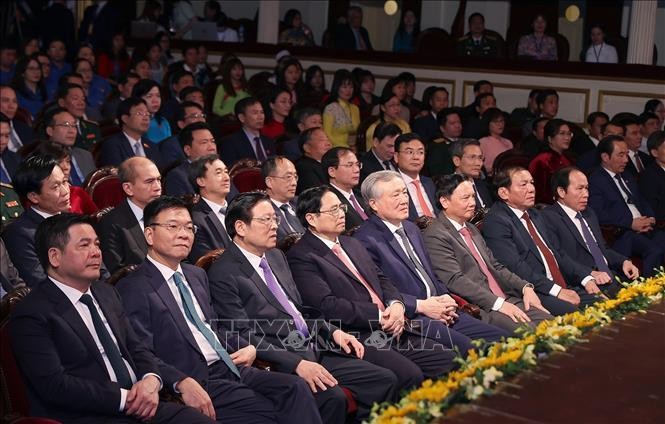 Thủ tướng Phạm Minh Chính và các đại biểu dự Lễ Hưởng ứng Ngày Pháp luật Việt Nam năm 2022. Ảnh: Dương Giang/TTXVN