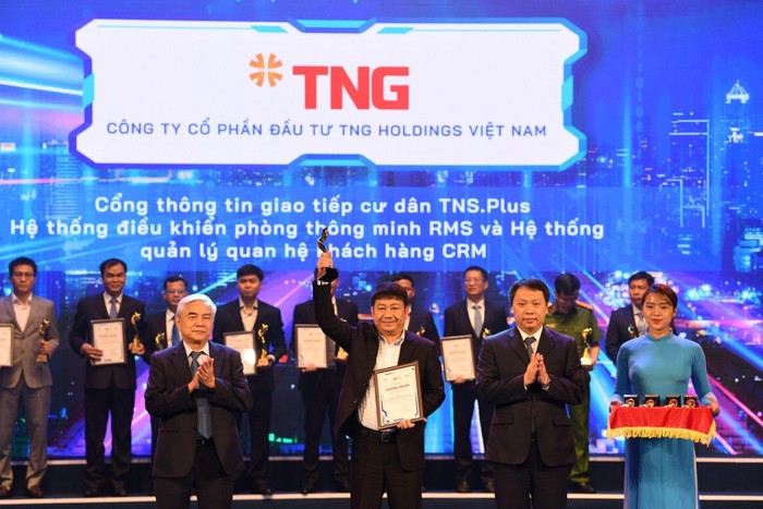 TNG Holdings Vietnam được Hội truyền thông số Việt Nam vinh danh là “Doanh nghiệp chuyển đổi số xuất sắc” 2 năm liên tiếp (2021, 2022).
