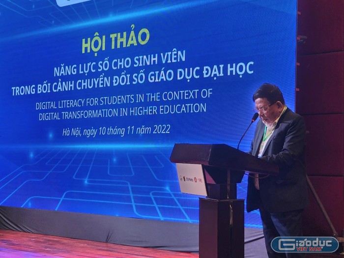 Phó Giáo sư, Tiến sĩ Trần Xuân Nhĩ phát biểu tại hội thảo. Ảnh Hoài Linh