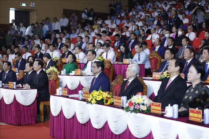 Thủ tướng Phạm Minh Chính và các đồng chí lãnh đạo Đảng, Nhà nước tham dự buổi lễ. Ảnh: TTXVN