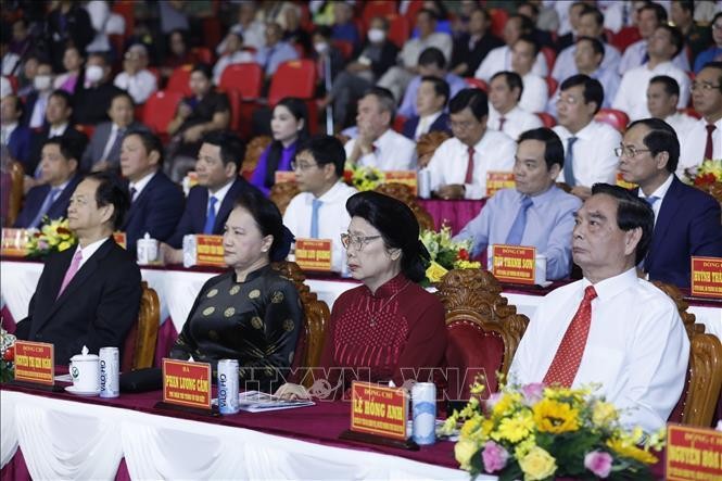 Các đồng chí nguyên lãnh đạo Đảng, Nhà nước và đại diện gia đình đồng chí Võ Văn Kiệt tham dự buổi lễ. Ảnh: TTXVN