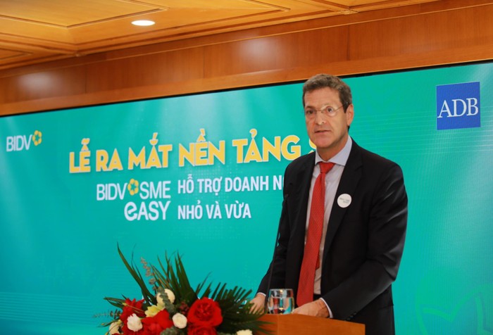 Ông Andrew Jeffries – Giám đốc Quốc gia ADB tại Việt Nam – đánh giá cao mối quan hệ hợp tác với BIDV nhằm thúc đẩy số hóa ngân hàng
