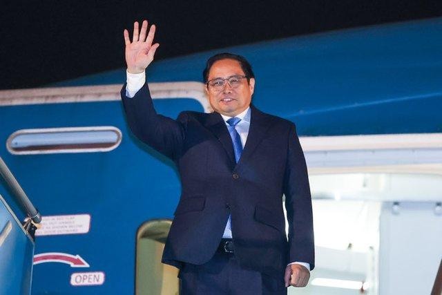 Thủ tướng Phạm Minh Chính rời Hà Nội lên đường dự Hội nghị cấp cao kỷ niệm 45 năm quan hệ ASEAN-EU và thăm 3 nước châu Âu - Ảnh: VGP/Nhật Bắc