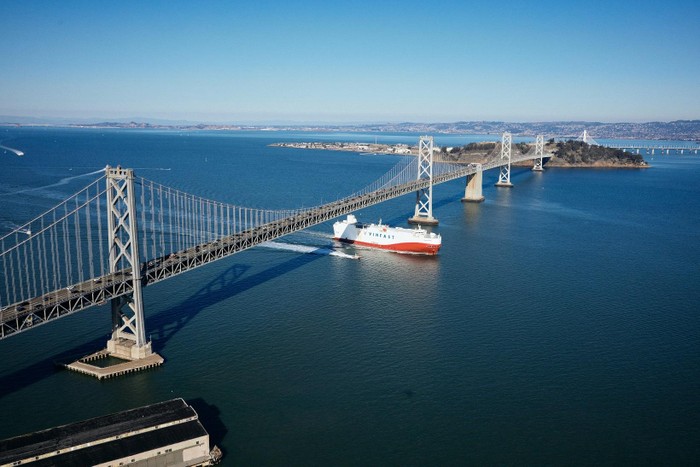 999 xe điện VinFast xuất khẩu đầu tiên đã cập cảng Benicia, California tại Mỹ.