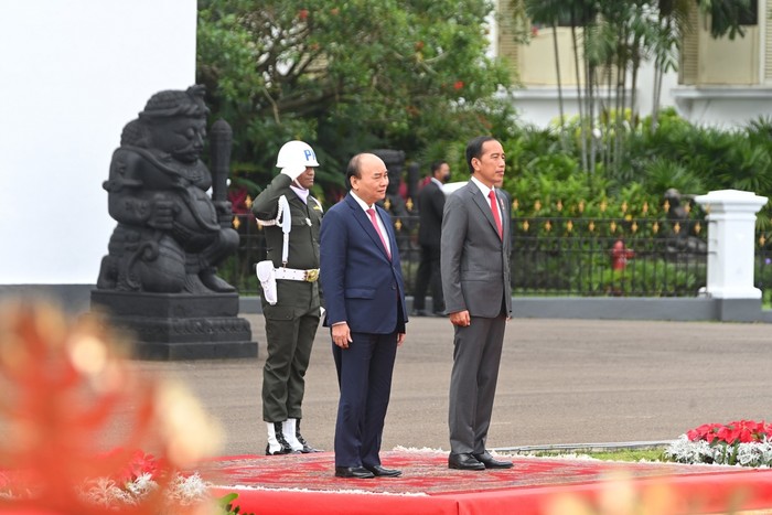 Tổng thống Joko Widodo chủ trì lễ đón cấp Nhà nước Chủ tịch nước Nguyễn Xuân Phúc. Ảnh: vov.vn