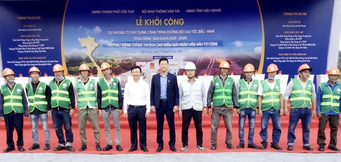 Ông Lê Bảo Anh - Tổng Giám đốc CC1 tham gia Lễ khởi công Dự án xây dựng công trình đường bộ cao tốc Bắc - Nam phía Đông giai đoạn 2021 - 2025, đoạn Cần Thơ - Hậu Giang.