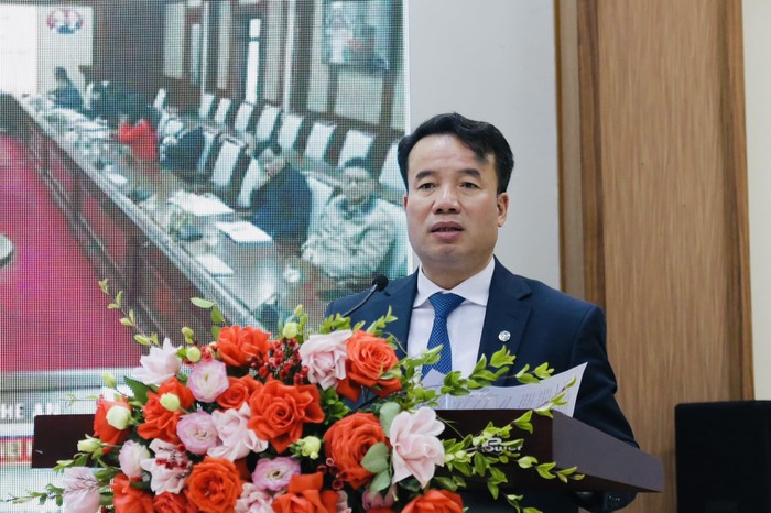 Tổng Giám đốc Bảo hiểm xã hội Việt Nam Nguyễn Thế Mạnh phát biểu tại hội nghị.