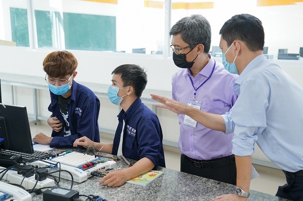 Các chương trình đào tạo bậc đại học của Trường Đại học Công nghệ Thành phố Hồ Chí Minh được kiểm định chất lượng bởi các trung tâm kiểm định chất lượng giáo dục. Ảnh: HUTECH