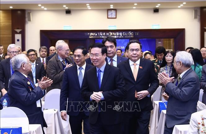 Thường trực Ban Bí thư Võ Văn Thưởng và Phó Chủ tịch Thường trực Quốc hội Trần Thanh Mẫn cùng các đại biểu đến dự lễ kỷ niệm.