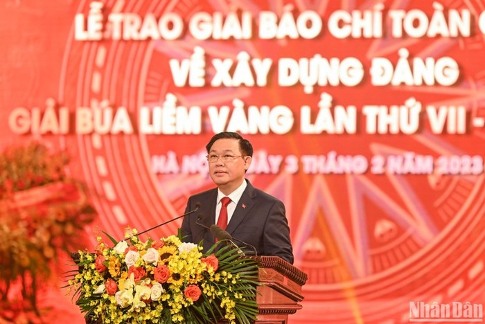 Chủ tịch Quốc hội Vương Đình Huệ phát biểu tại lễ trao giải. (Ảnh: DUY LINH)