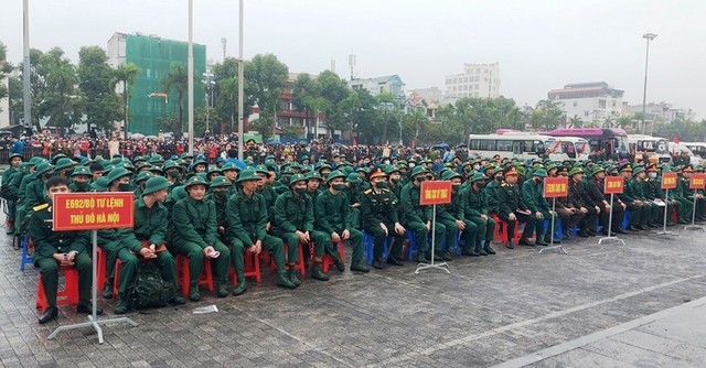 Lễ giao nhận quân tại thành phố Thanh Hóa.