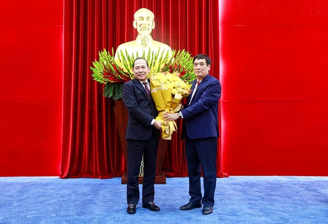 Thực hiện quyết định của Ban Bí thư, Ban Chấp hành Đảng bộ tỉnh Phú Thọ đã tổ chức gặp mặt, chia tay đồng chí Hoàng Công Thủy.