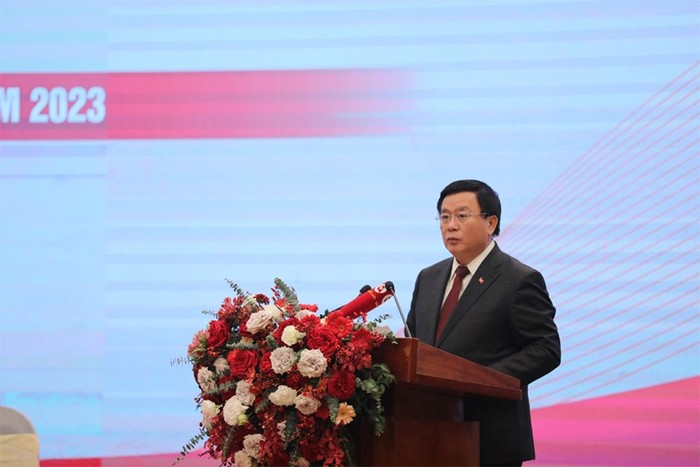 Đồng chí Nguyễn Xuân Thắng, Ủy viên Bộ Chính trị, Chủ tịch Hội đồng Lý luận Trung ương, Giám đốc Học viện Chính trị Quốc gia Hồ Chí Minh phát biểu.