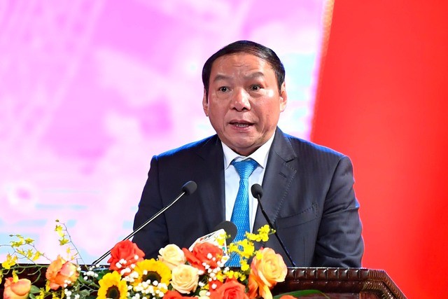 Bộ trưởng Bộ Văn hóa, Thể thao và Du lịch Nguyễn Văn Hùng phát biểu tại Chương trình - Ảnh: VGP/Nhật Bắc