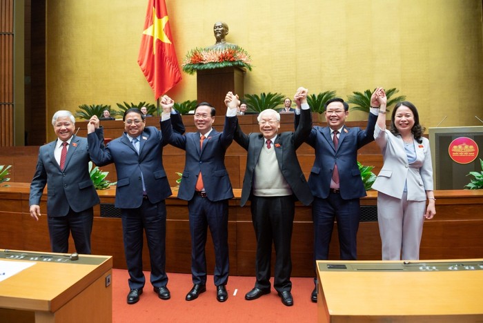 Các vị lãnh đạo Đảng, Nhà nước thể hiện tình đoàn kết tại lễ tuyên thệ nhậm chức của Chủ tịch nước Võ Văn Thưởng. Ảnh: vov.vn