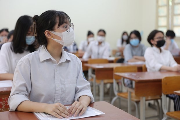 Thí sinh tại Hà Nội làm thủ tục dự thi vào lớp 10 năm học 2022-2023. Ảnh: TTXVN