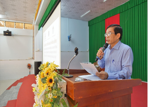 Bác sĩ chuyên khoa II Nguyễn Văn Đời - Phó Giám đốc Sở Y tế tỉnh Trà Vinh tham dự hội nghị triển khai phần mềm.