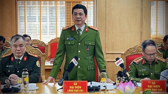 Đại tá Trương Thọ Toàn thông tin tại họp báo - Ảnh: VGP/Nhật Nam