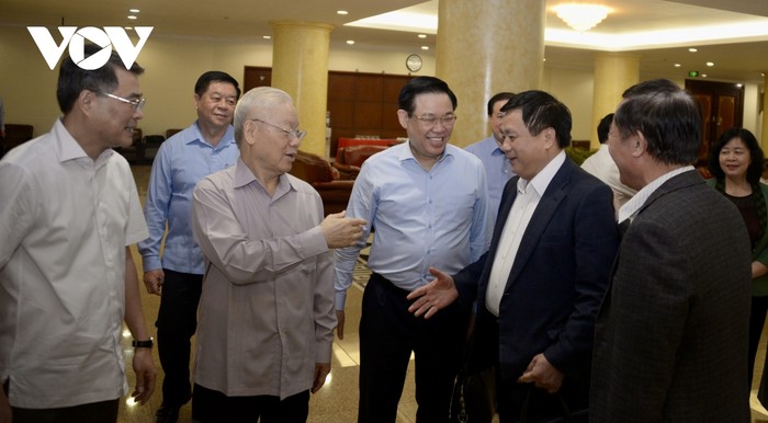 Tổng Bí thư Nguyễn Phú Trọng chủ trì cuộc họp của Bộ Chính trị, Ban Bí thư.