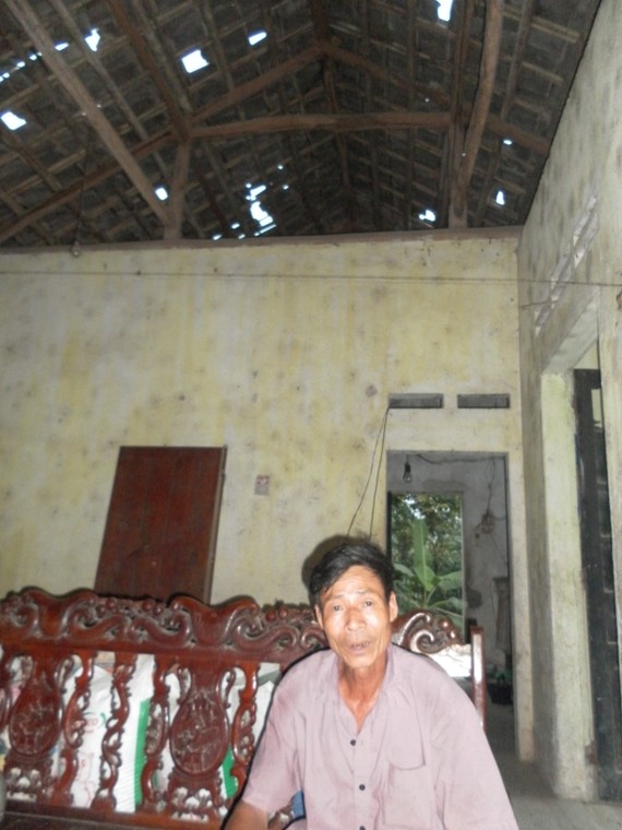 Ông Nguyễn Văn Khải, xóm 17, xã Đông Thành, Thanh Ba (Phú Thọ) trả lời phỏng vấn của phóng viên