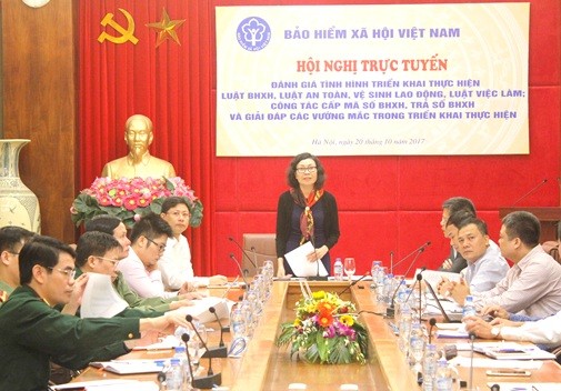Tổng Giám đốc Bảo hiểm xã hội Việt Nam - bà Nguyễn Thị Minh cho rằng, cần phải làm rõ những nguyên nhân, đồng thời đề ra giải pháp nhằm thực hiện tốt chính sách bảo hiểm xã hội, bảo hiểm y tế. Ảnh: Bảo hiểm xã hội Việt Nam.