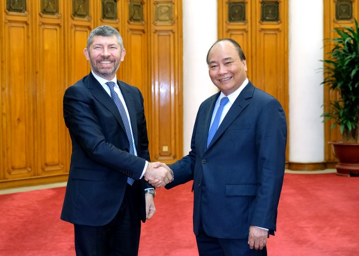Thủ tướng Nguyễn Xuân Phúc đề nghị doanh nghiệp Italy đầu tư mạnh vào Việt Nam trên các lĩnh vực mà nước này có thế mạnh và Việt Nam có nhu cầu phát triển. Ảnh: VGP.