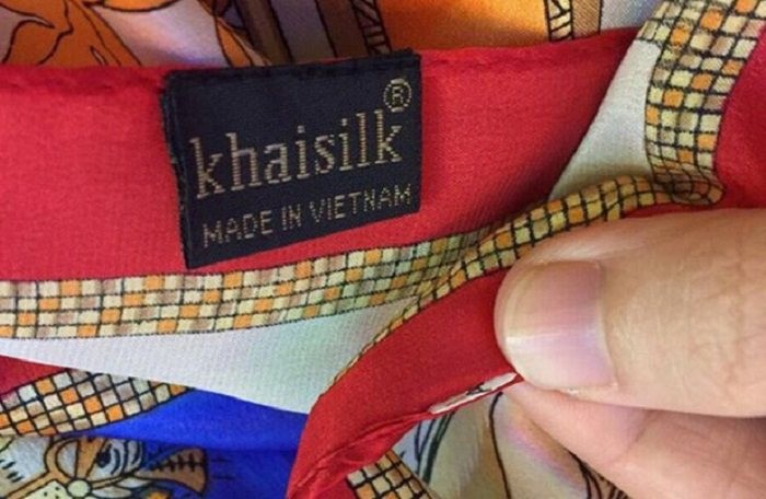 Kết luận của Bộ Công Thương chỉ ra, các sản phẩm dệt may với một số mẫu sản phẩm của Khaisilk không có thành phần lụa như quảng cáo 100% làm từ lụa. Ảnh: Vietnamfinance.
