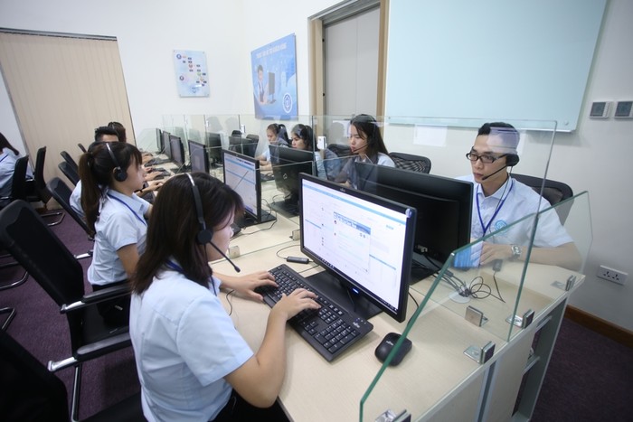 Trung tâm điều hành hệ thống công nghệ thông tin của Bảo hiểm xã hội Việt Nam luôn làm việc tích cực. Ảnh: BHXH