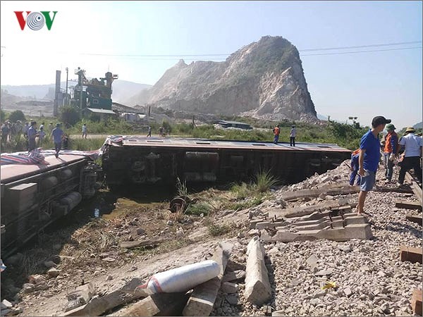 Vụ tai nạn đường sắt xảy ra tại Thanh Hóa ngày 24/5 khiến 2 lái tàu tử vong và nhiều người bị thương. Ảnh: VOV