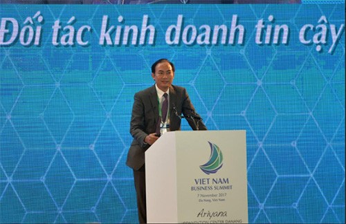 Ông Tô Việt Thắng - Phó Tổng giám đốc hãng Vietjet cho biết, Chính phủ Việt Nam đã và đang có những “hậu thuẫn” mạnh mẽ cho ngành hàng không tại Hội nghị Thượng đỉnh Kinh doanh Việt Nam (Vietnam Business Summit 2017).