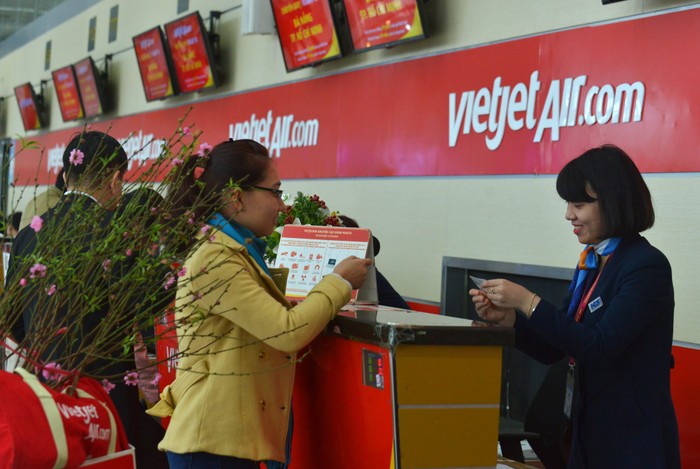 Hành khách nhanh tay mua vé sớm để tiết kiệm và hưởng nhiều ưu đãi của hãng Vietjet.